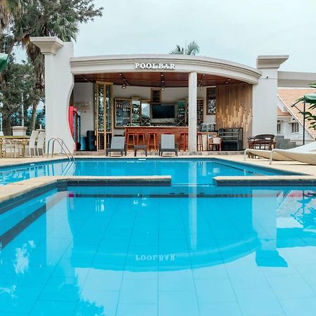 Grik Hotel - Entebbe Bagian luar foto