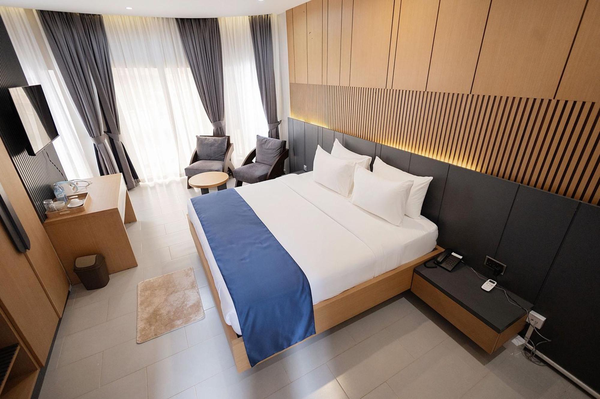 Grik Hotel - Entebbe Bagian luar foto