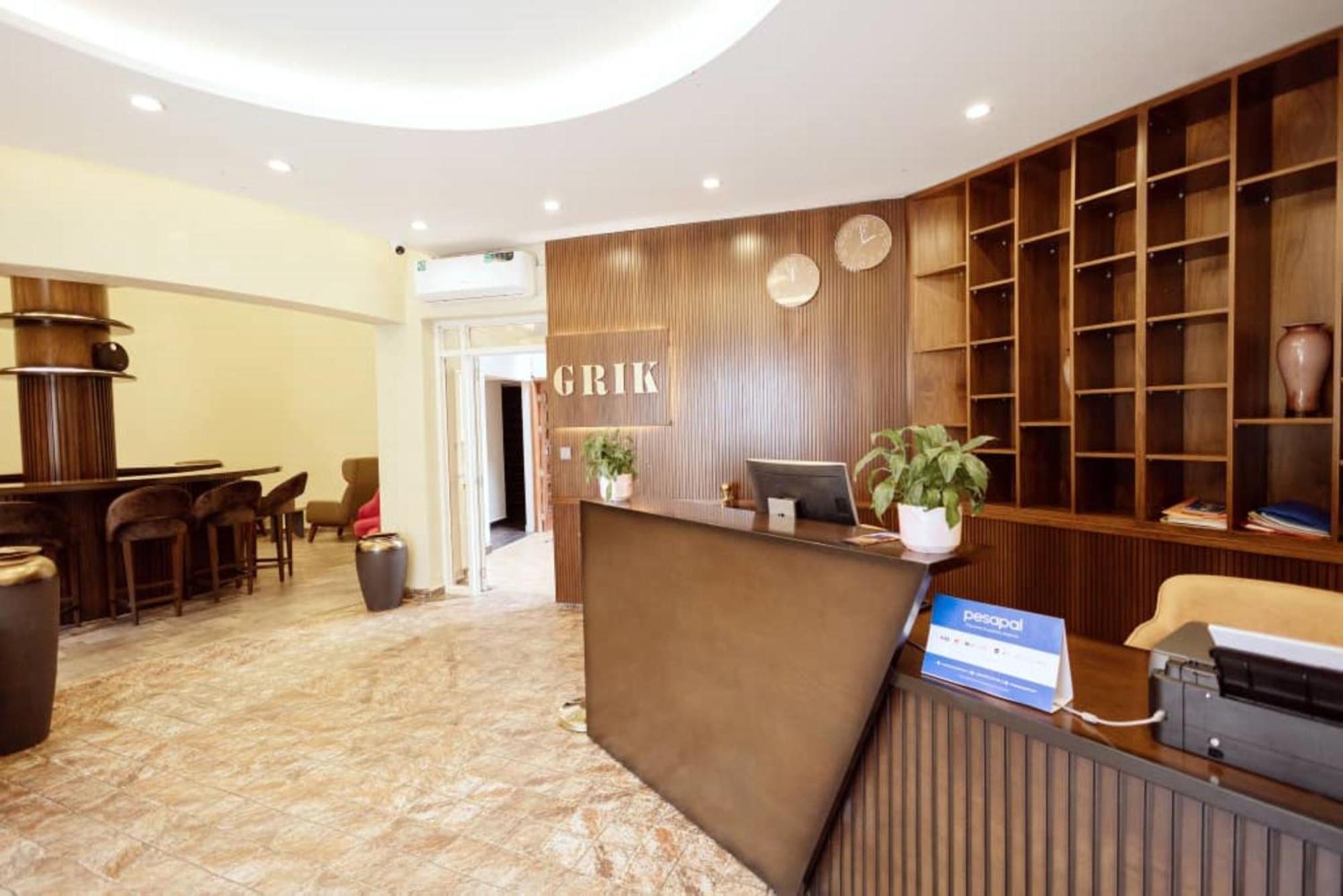 Grik Hotel - Entebbe Bagian luar foto