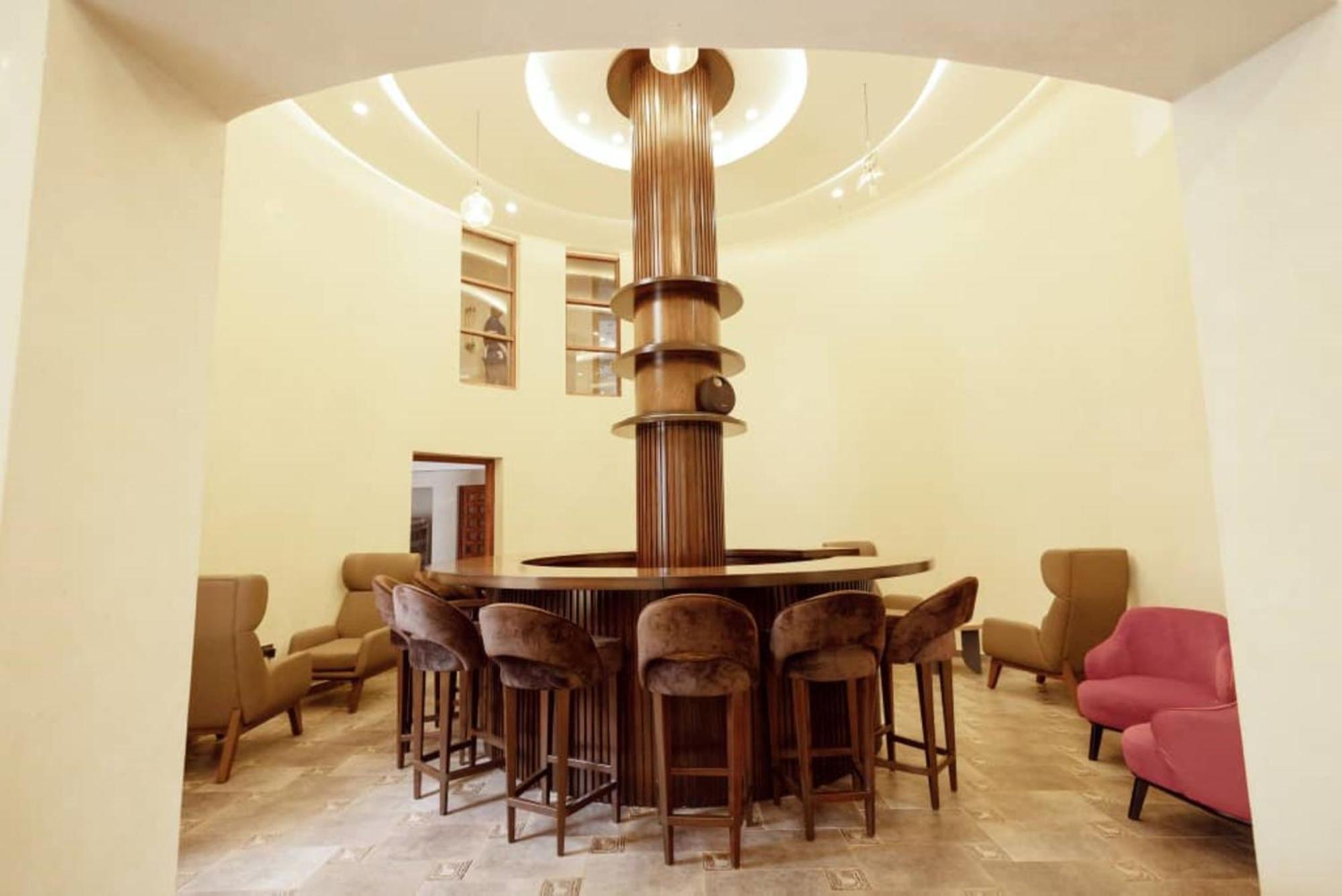 Grik Hotel - Entebbe Bagian luar foto