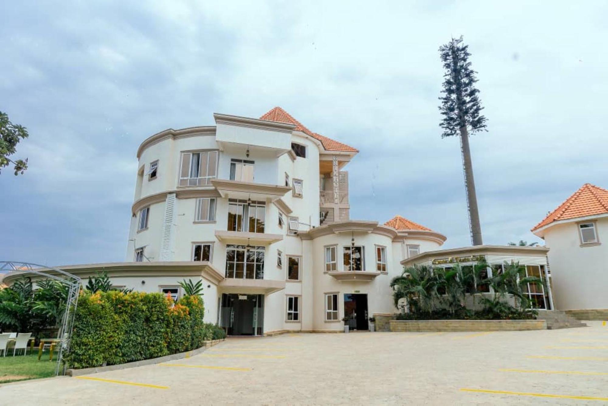 Grik Hotel - Entebbe Bagian luar foto