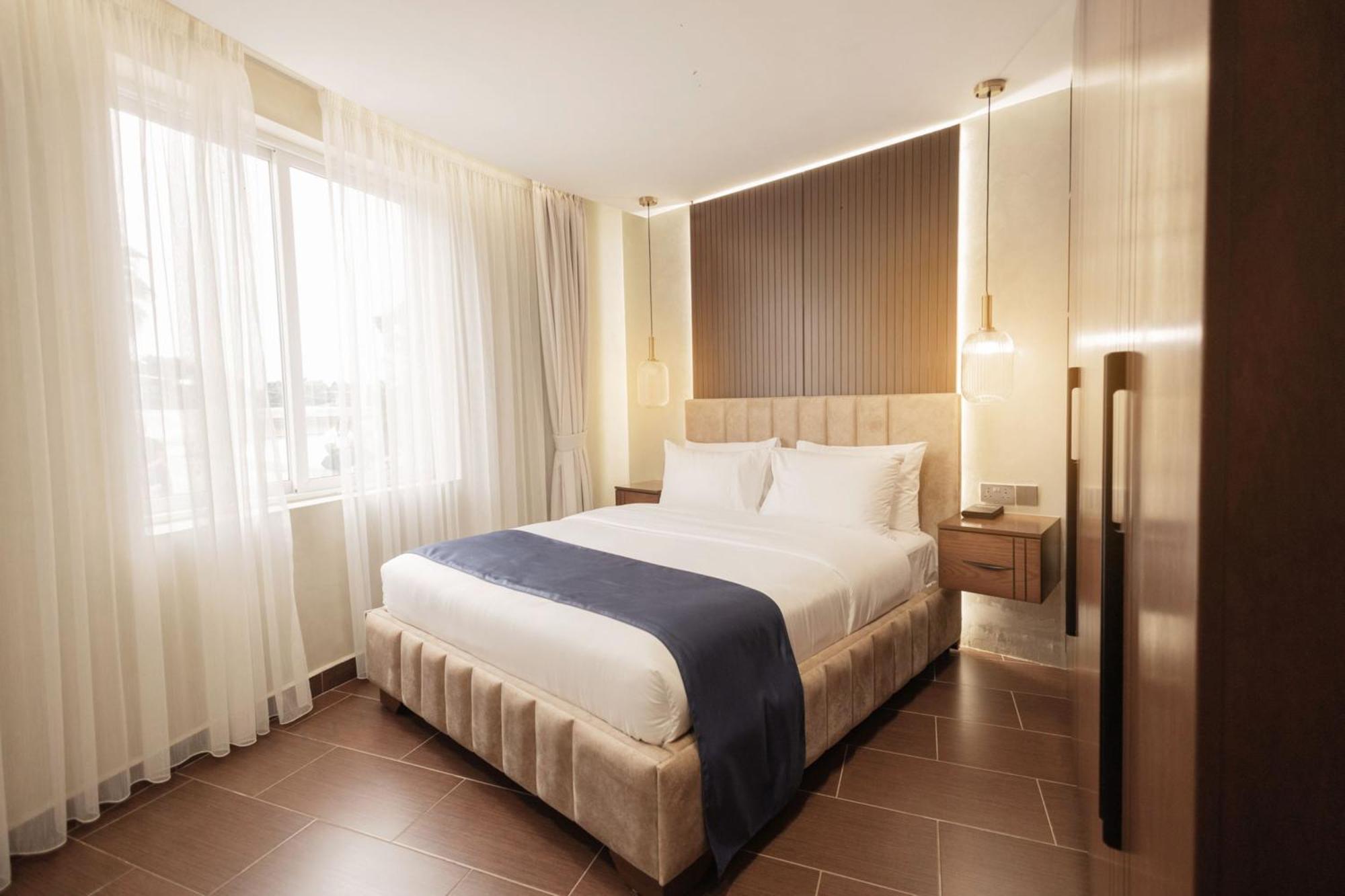 Grik Hotel - Entebbe Bagian luar foto