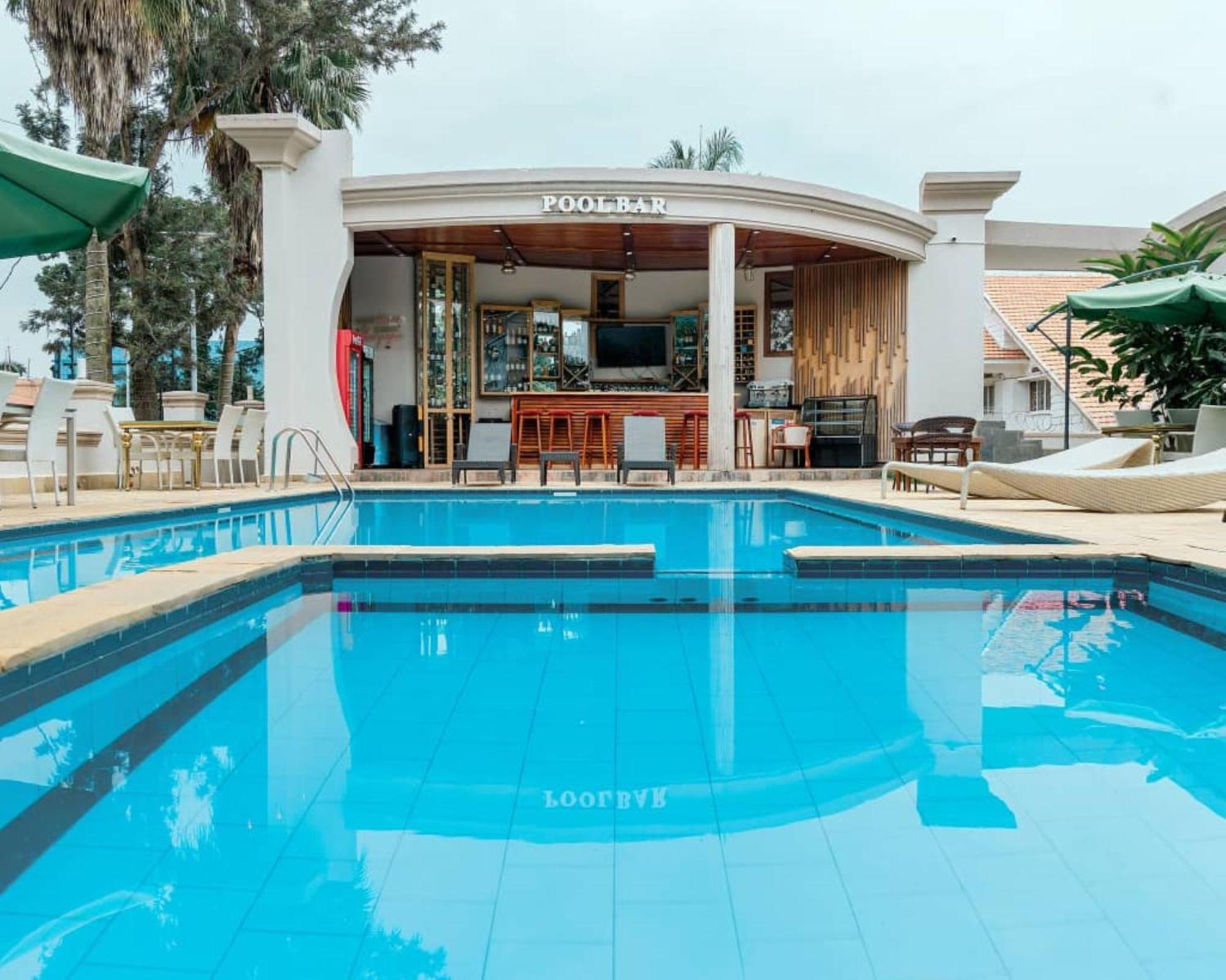 Grik Hotel - Entebbe Bagian luar foto