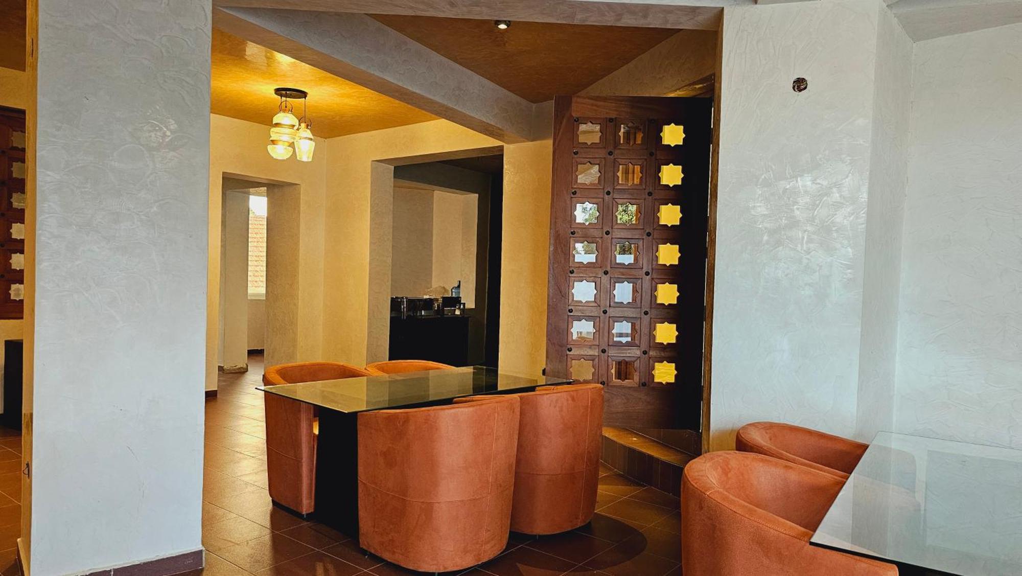 Grik Hotel - Entebbe Bagian luar foto