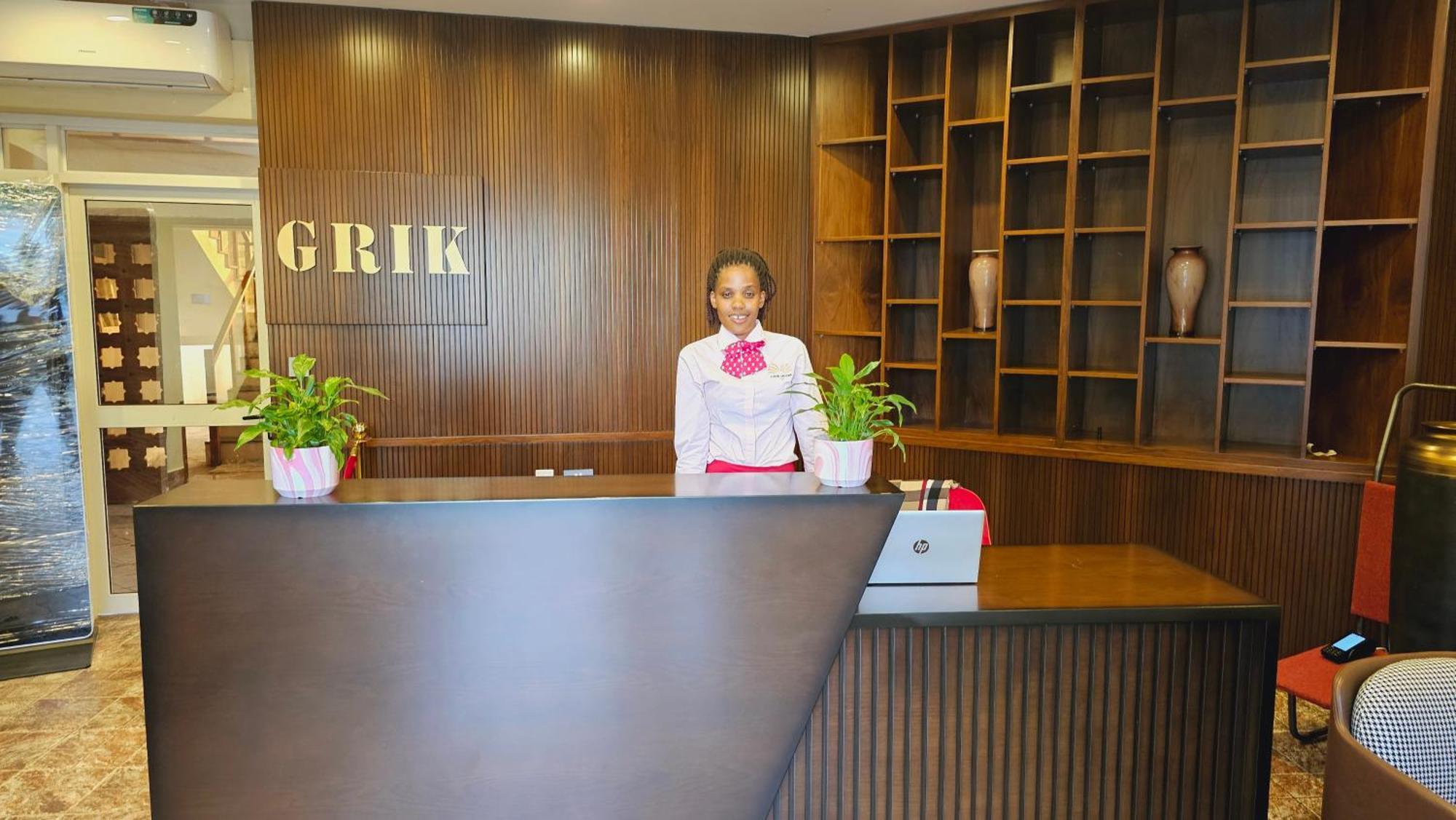Grik Hotel - Entebbe Bagian luar foto